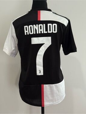 Juventus XS Black & White Number 7 Ronaldo Jersey 509